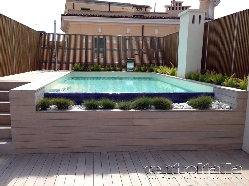 Piscina fuori terra di lusso in legno